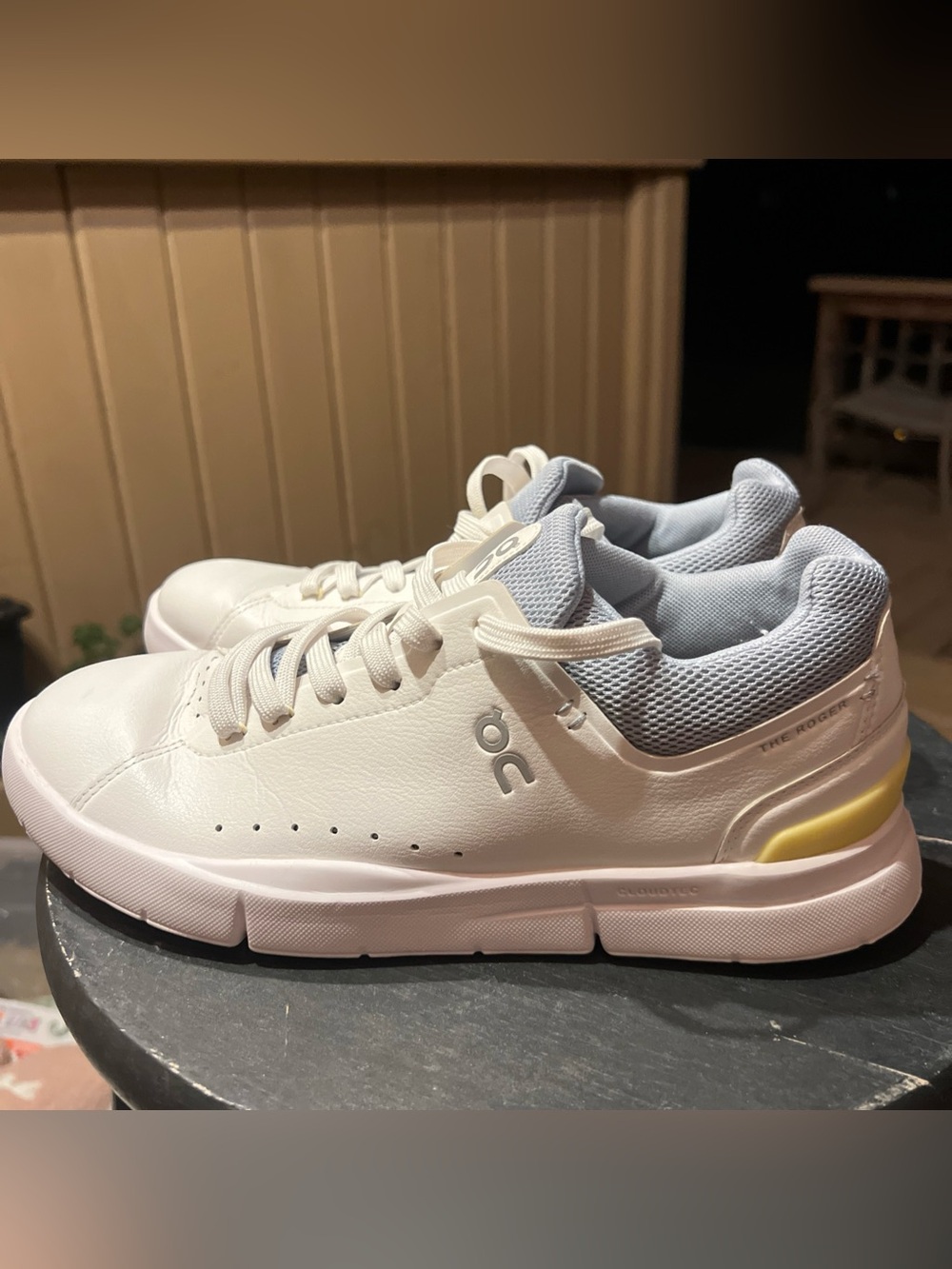 On Cloud The Roger Centre Court White W8.5 tennis  Sneakers Casual Shoes